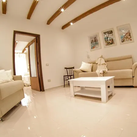 Loft The Balcony In Centre * Σορέντο